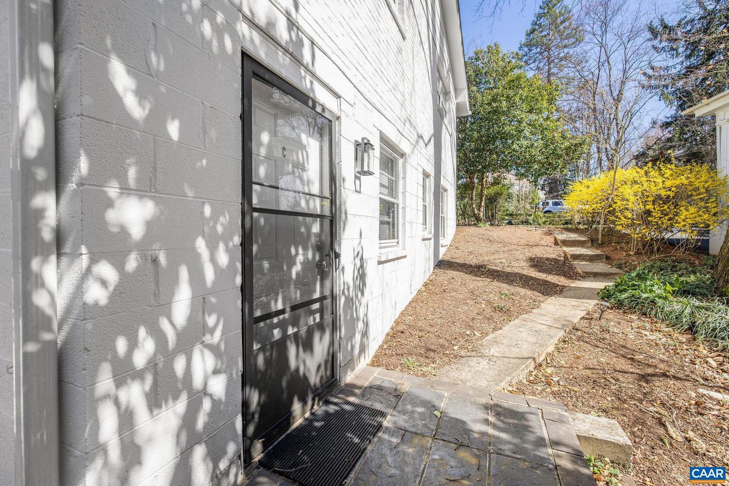 26 University Cir Property Photo 13