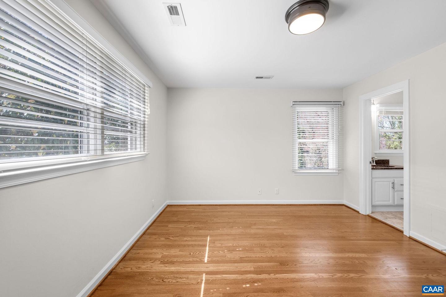 26 University Cir Property Photo 29