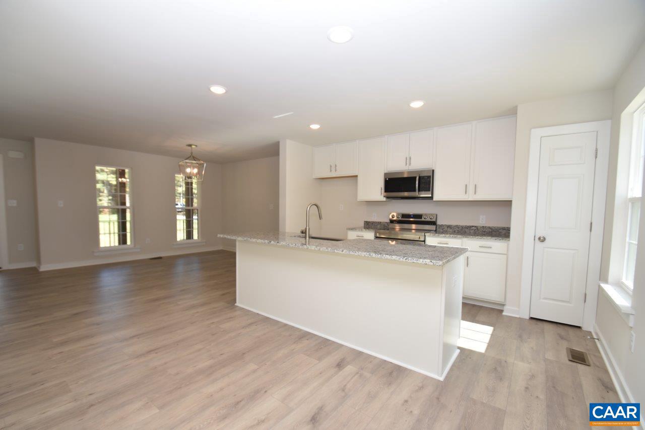 927 Jefferson Dr #lm 279/1 Property Photo 4