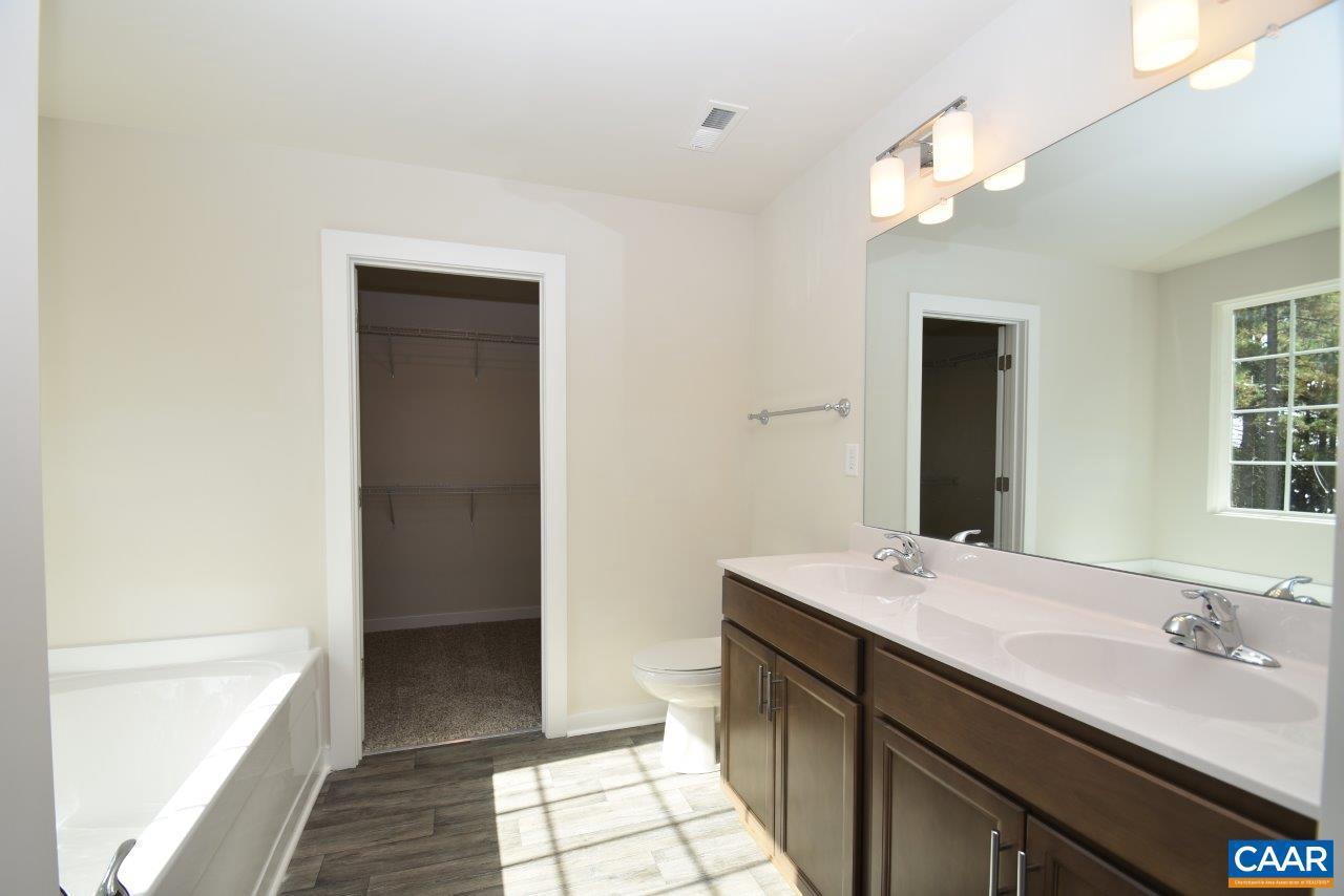 927 Jefferson Dr #lm 279/1 Property Photo 11