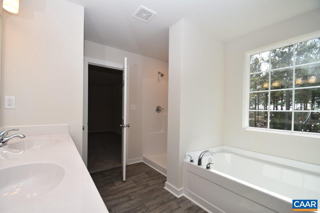 927 Jefferson Dr #lm 279/1 Property Photo 12