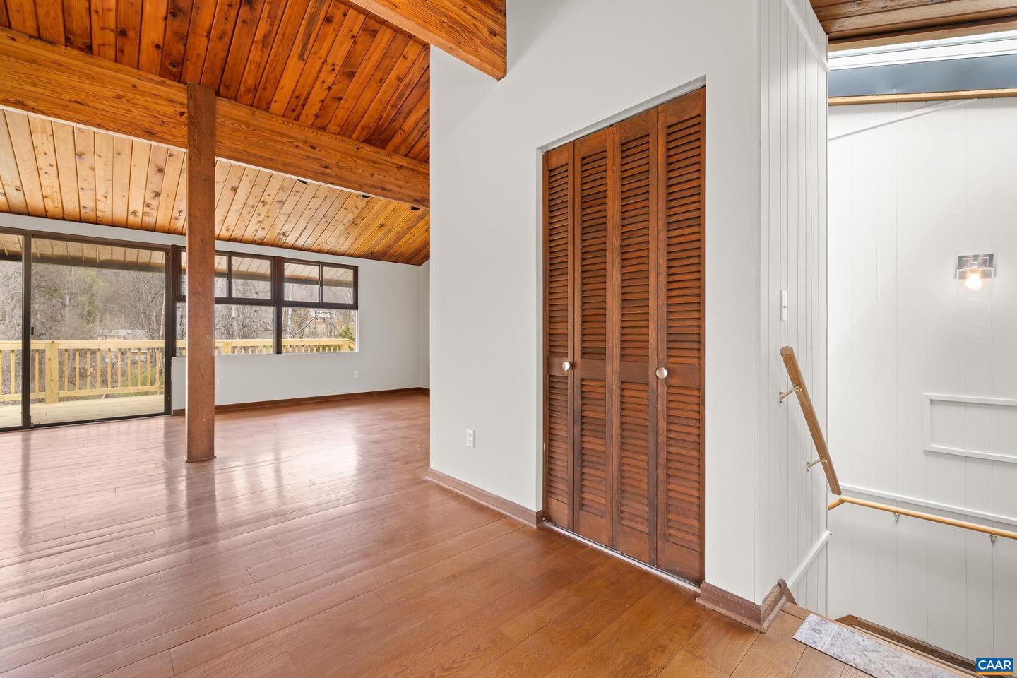 108 Northwest Ln Property Photo 8