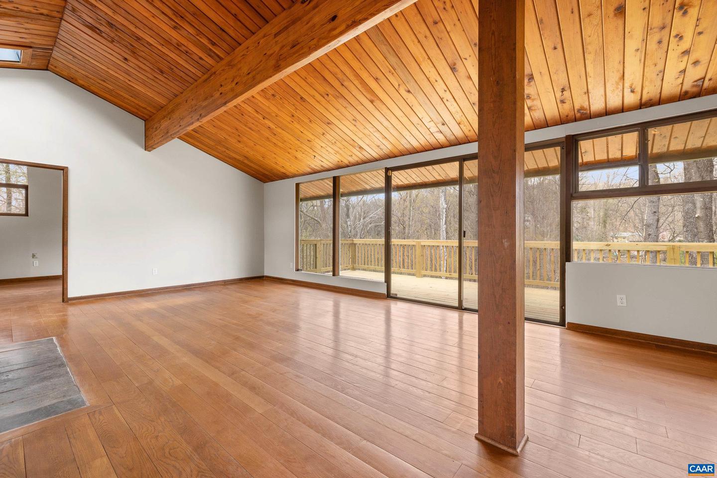 108 Northwest Ln Property Photo 9