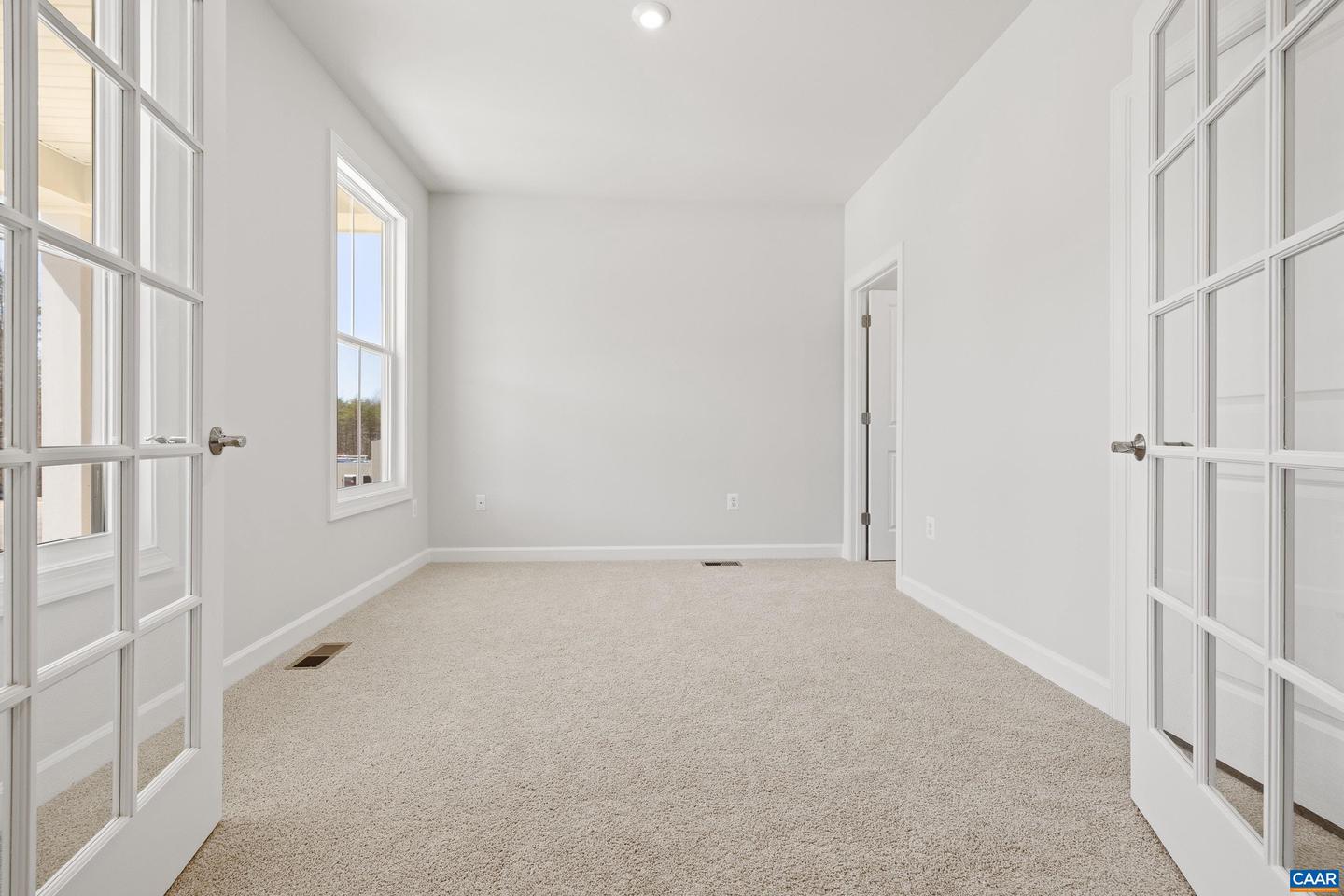33 Whisperwood Ct Property Photo 10