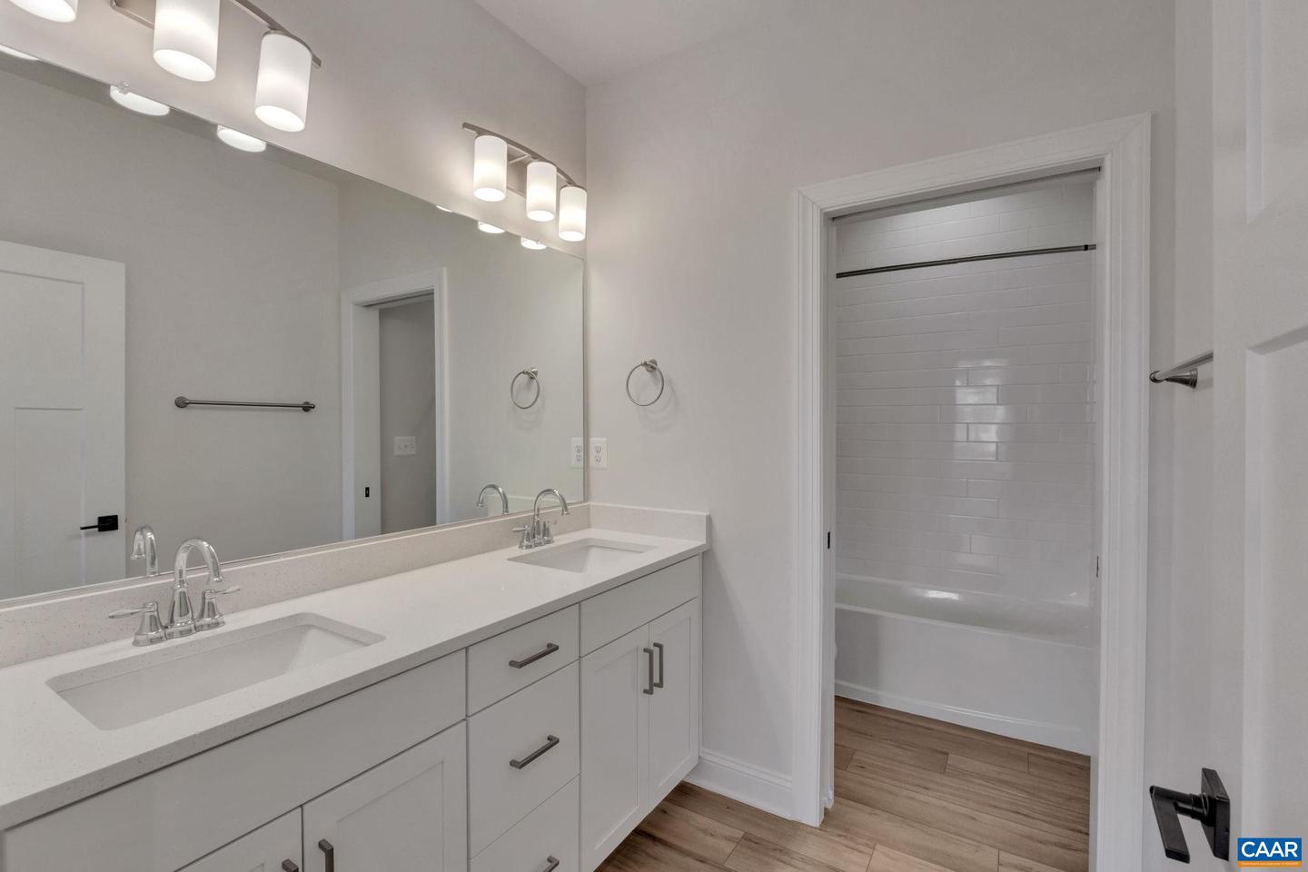 27d Sablewood Dr Property Photo 33