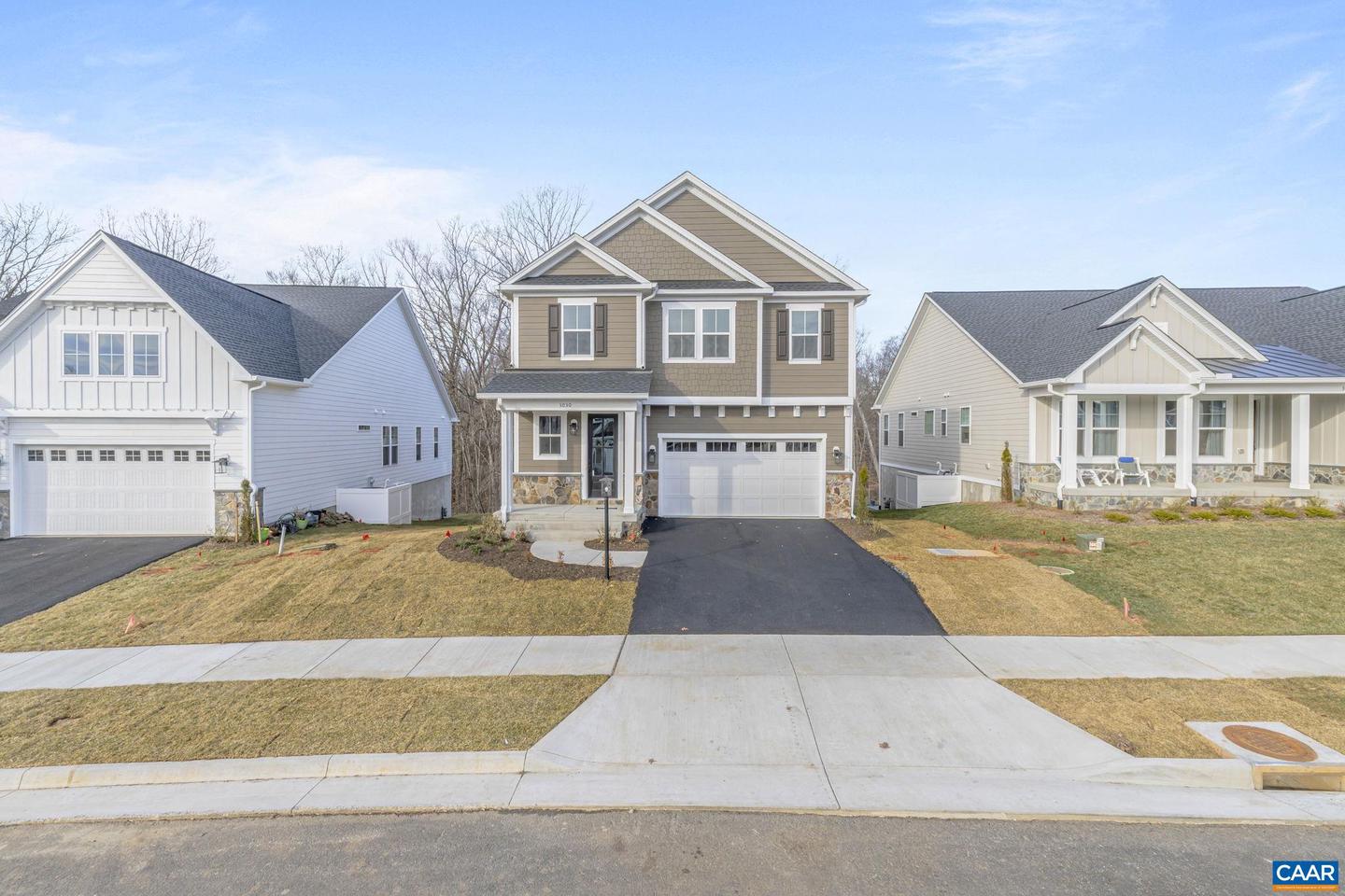 27b Sablewood Dr Property Photo 2