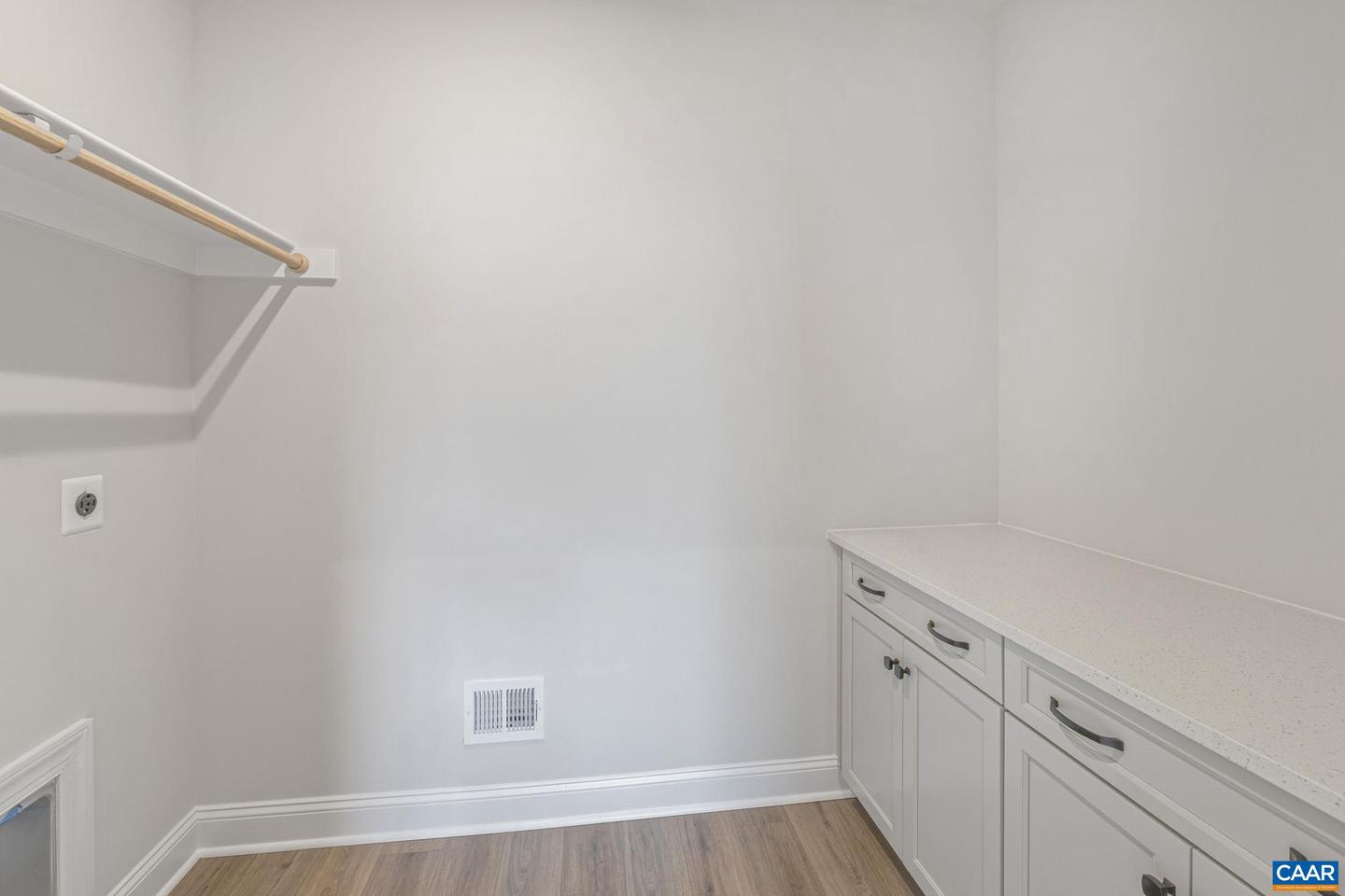 27b Sablewood Dr Property Photo 21