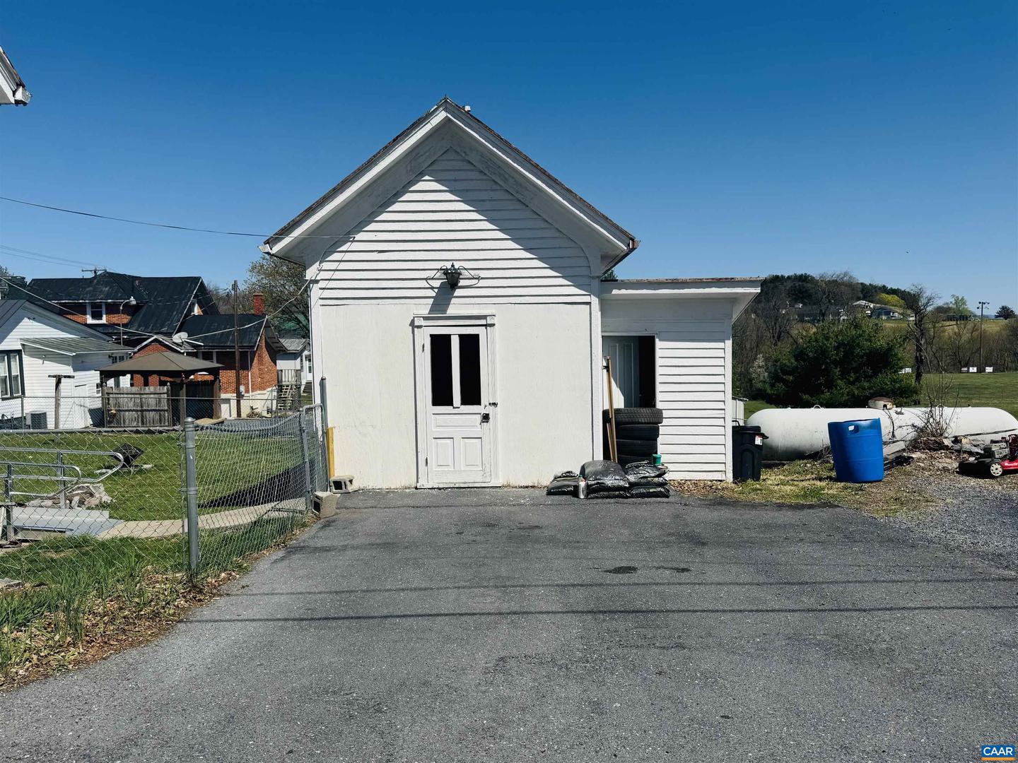 80 Main St Property Photo 10