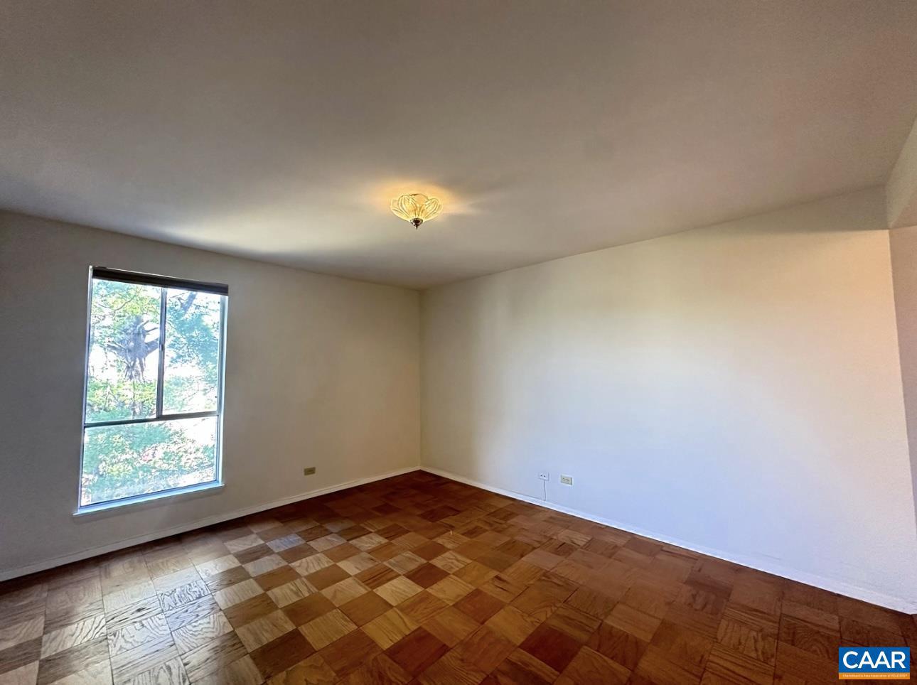 511 1st St #301 Property Photo 11