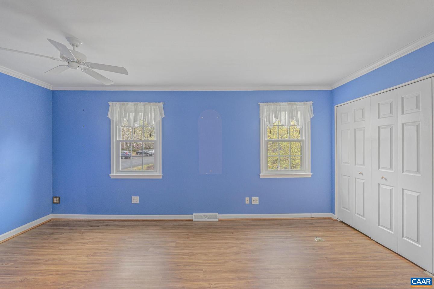 935 Huntwood Ln Property Photo 19