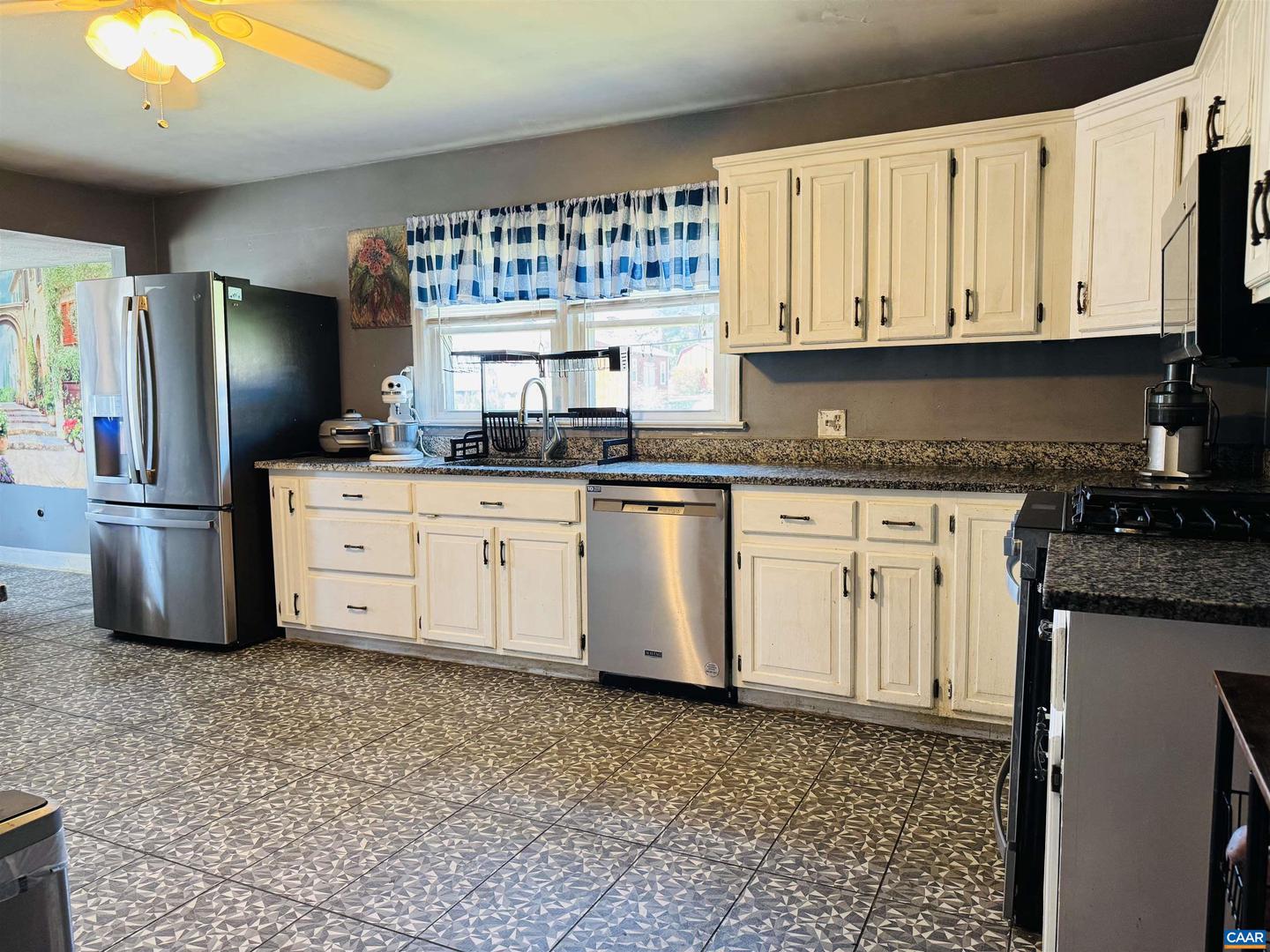 20 Lancaster Blvd Property Photo 34