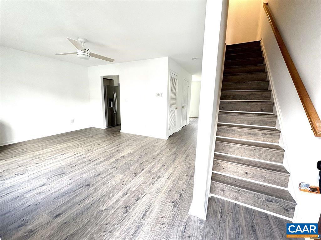 116 Greenwich Ct Property Photo 2