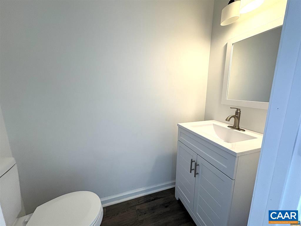 116 Greenwich Ct Property Photo 8