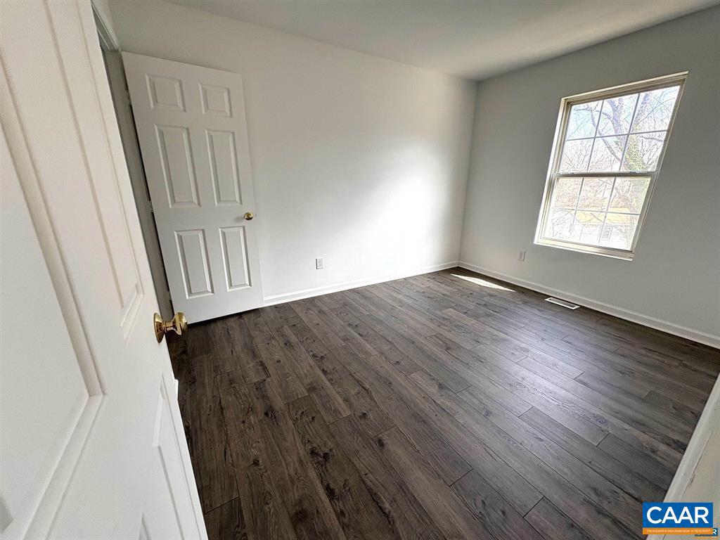 116 Greenwich Ct Property Photo 10