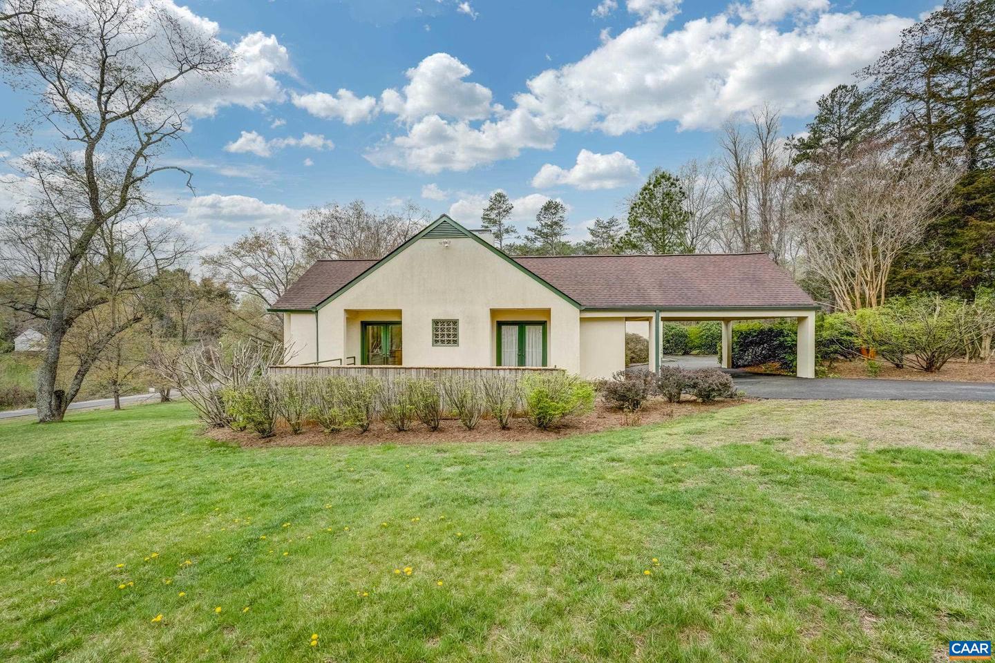 329 Cedar Bluff Rd Property Photo 5