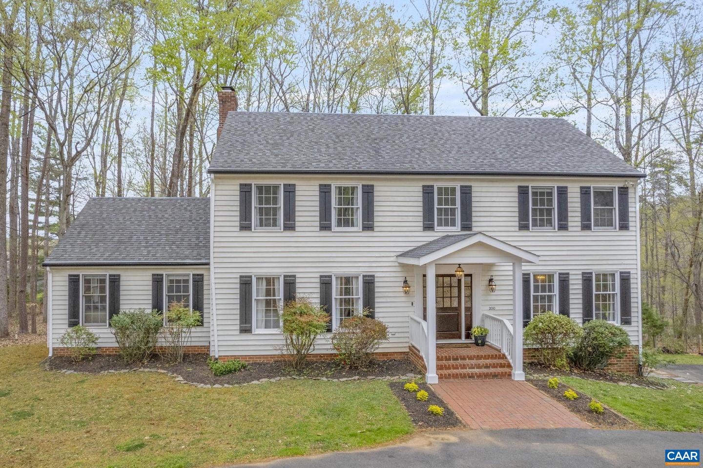 200 Ivy Ridge Rd Property Photo 1