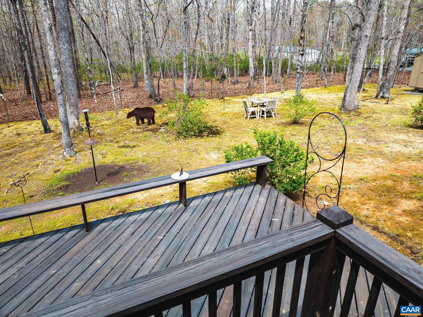 182 Fox Hollow Ln Property Photo 8