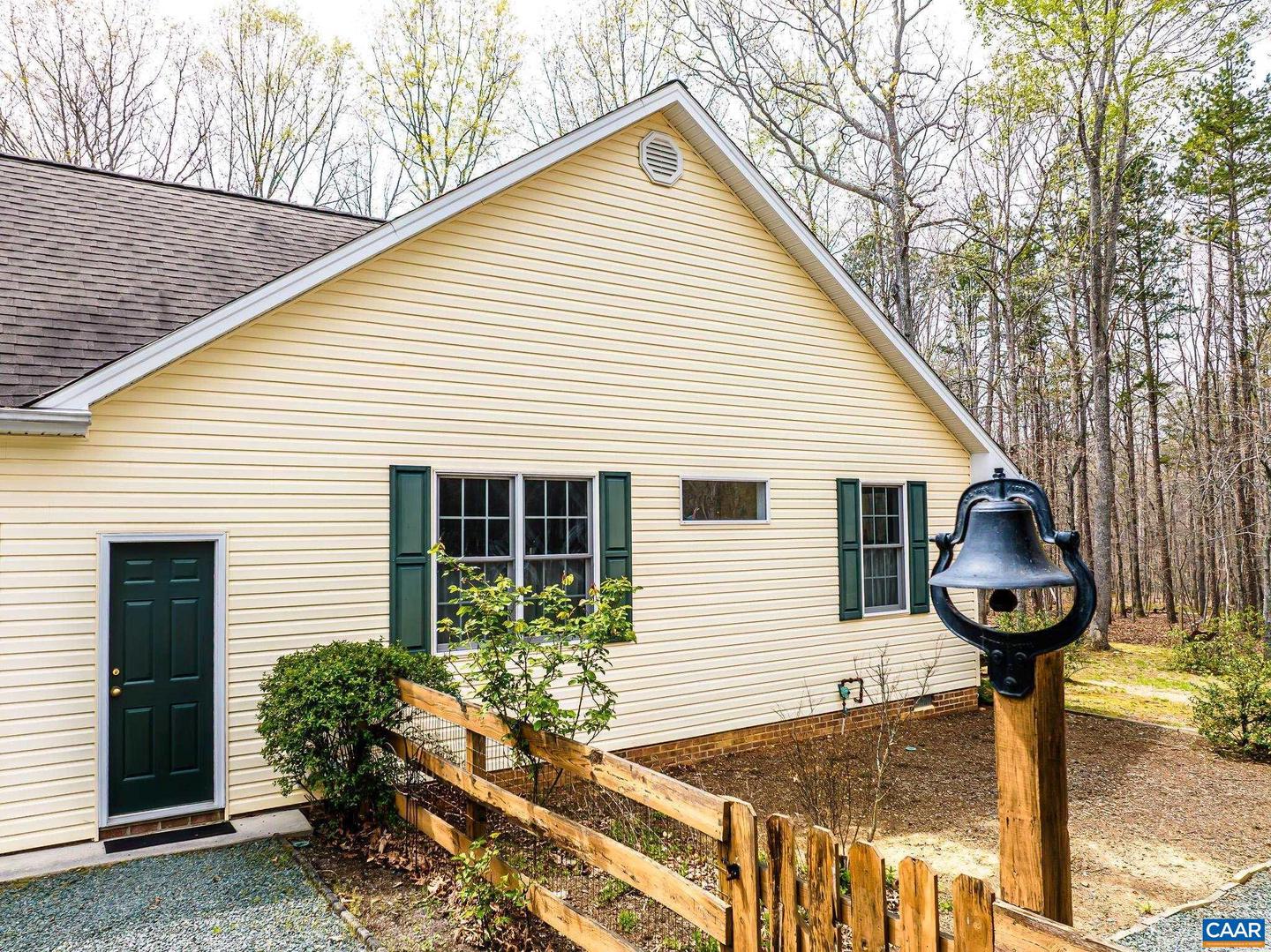 182 Fox Hollow Ln Property Photo 10