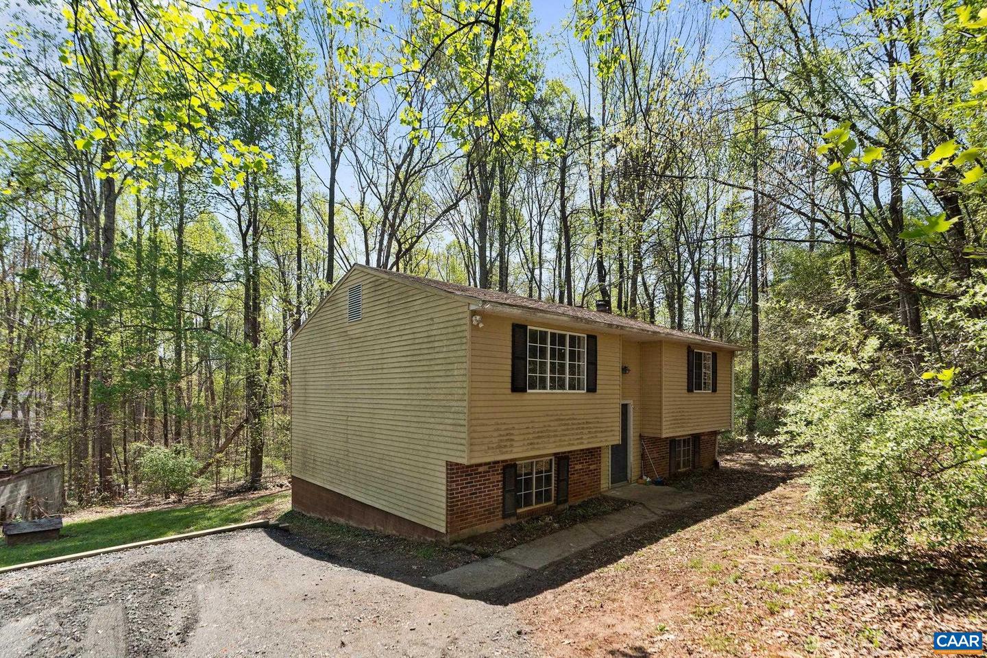 1118 Preddy Creek Rd Property Photo 2