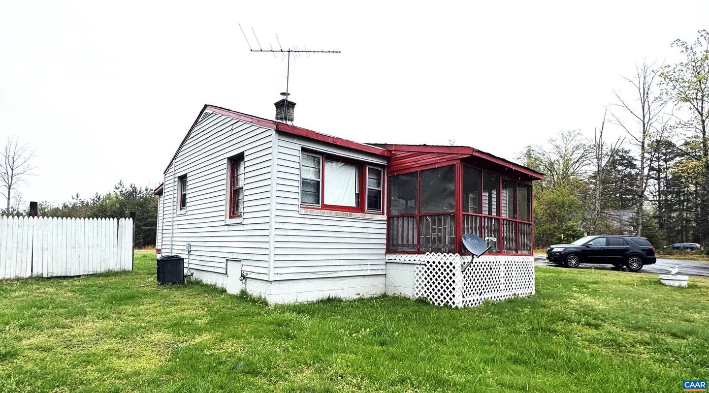 7625 Venable Rd Property Photo 3