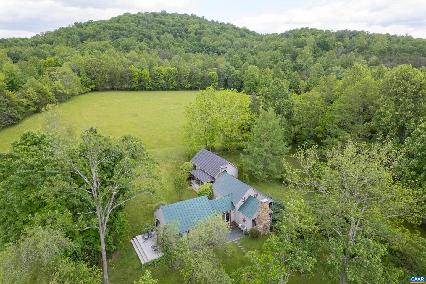 7122 Harris Mountain Ln Property Photo 1