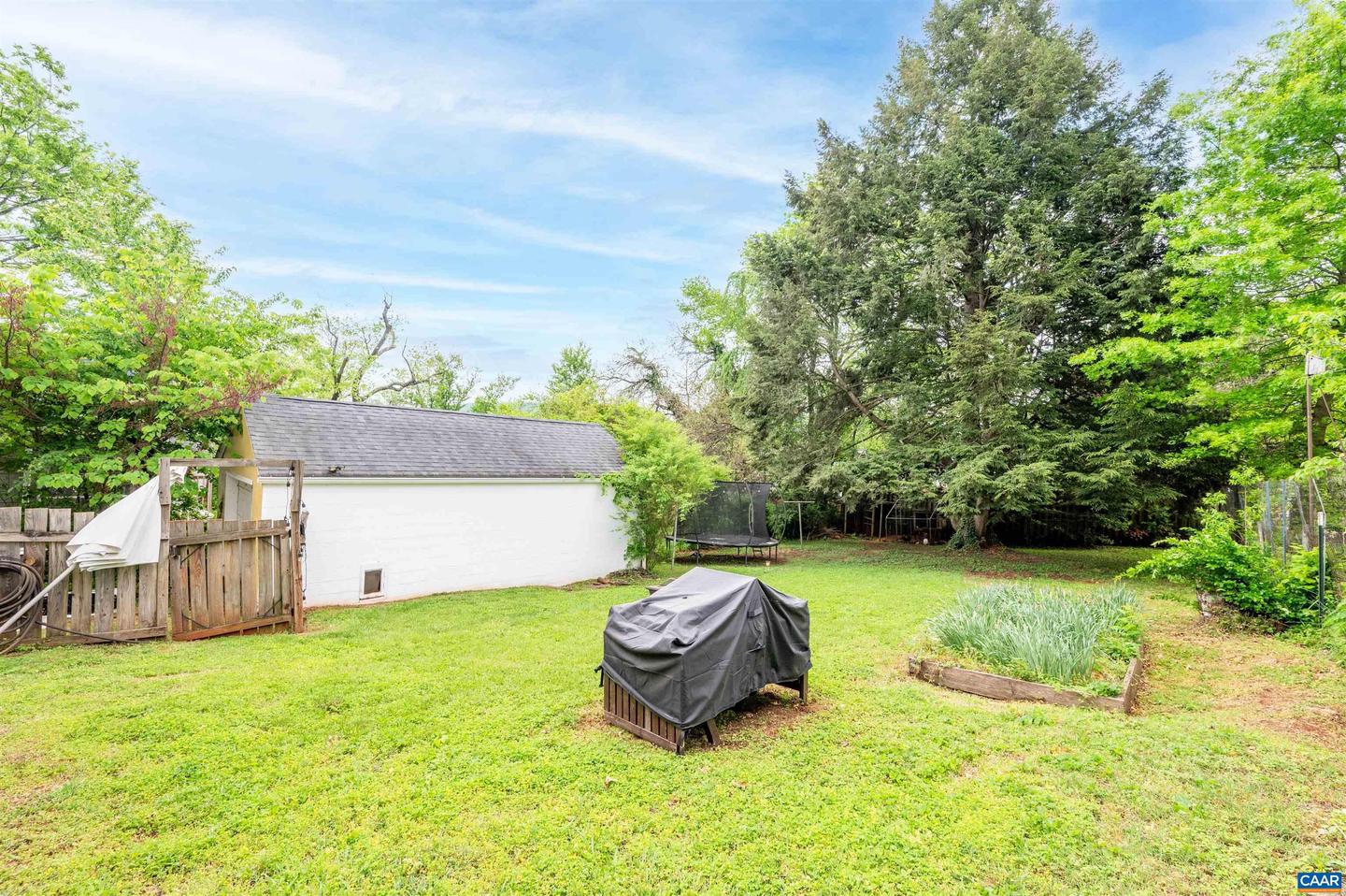 1210 Meriwether St Property Photo 27
