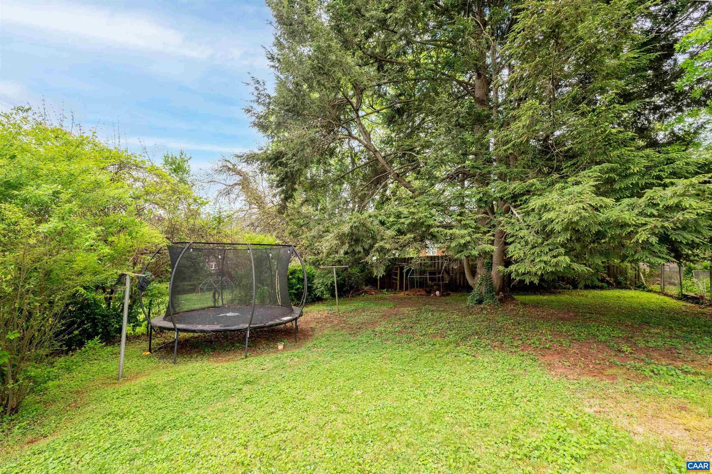 1210 Meriwether St Property Photo 29