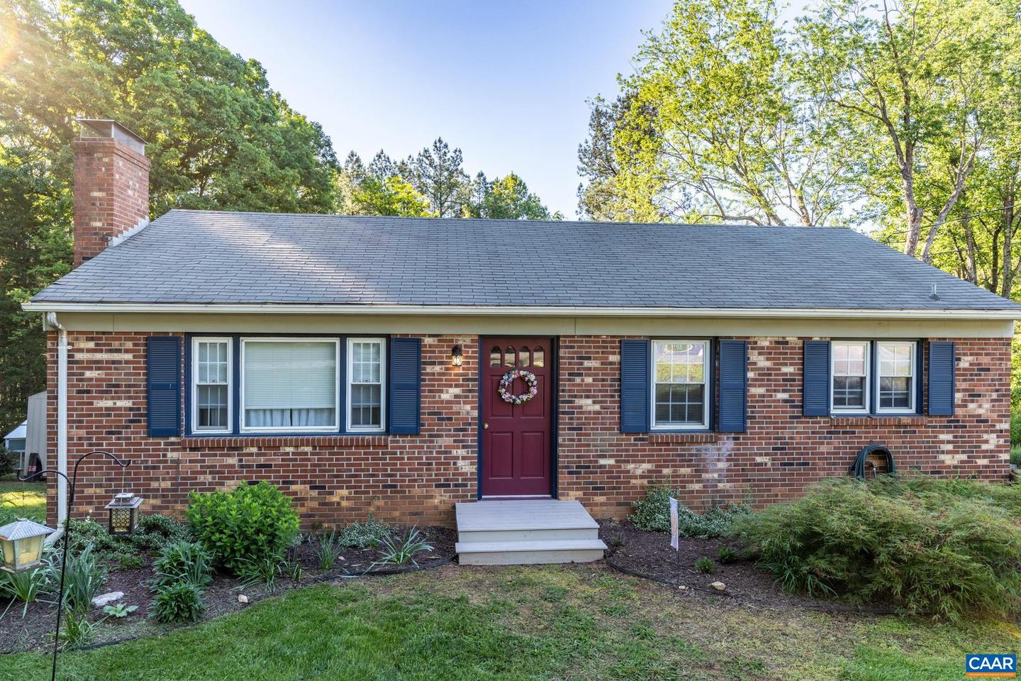 580 Locust Ln Property Photo 1