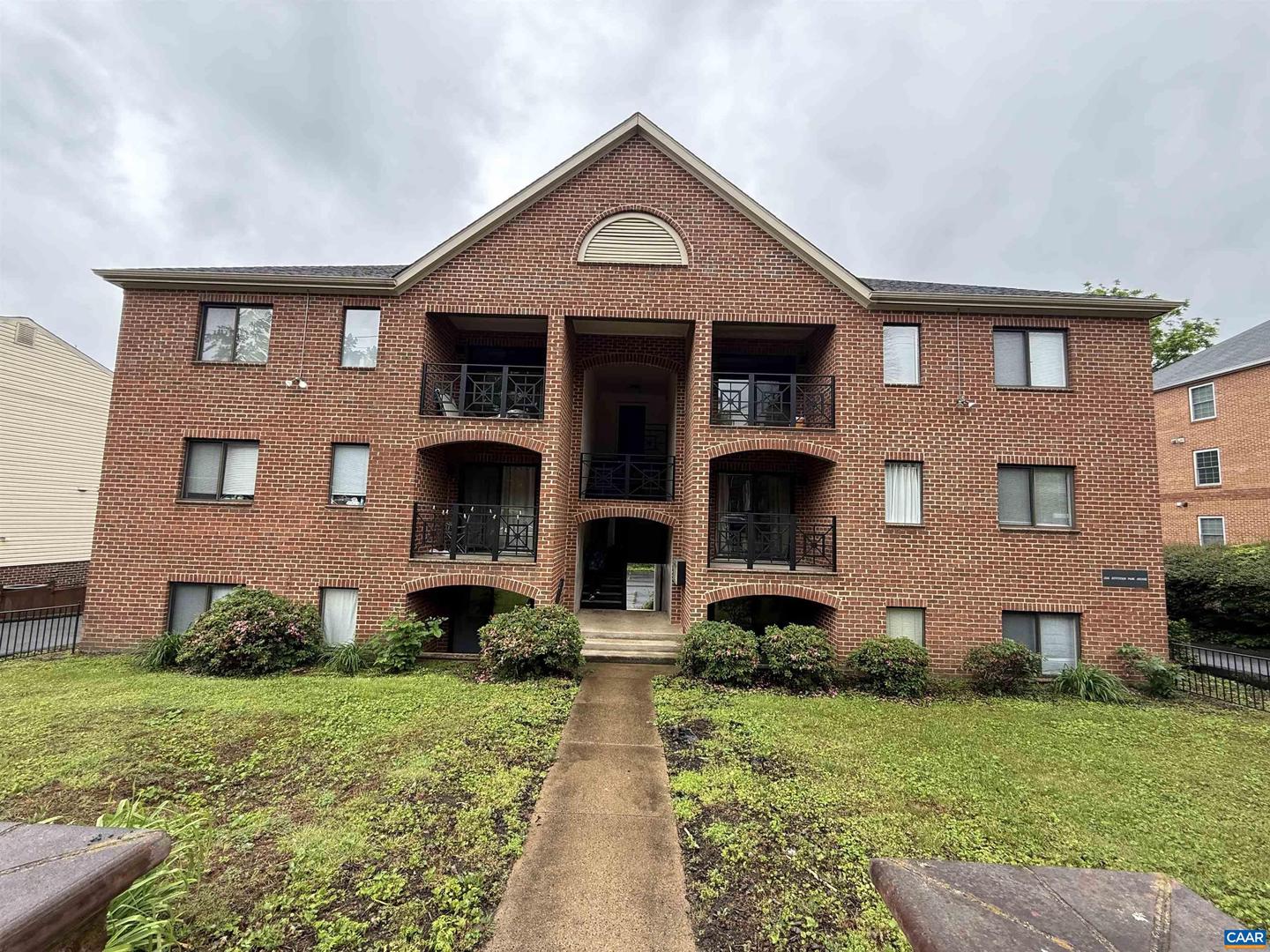 2018 Jefferson Park Ave Property Photo 1