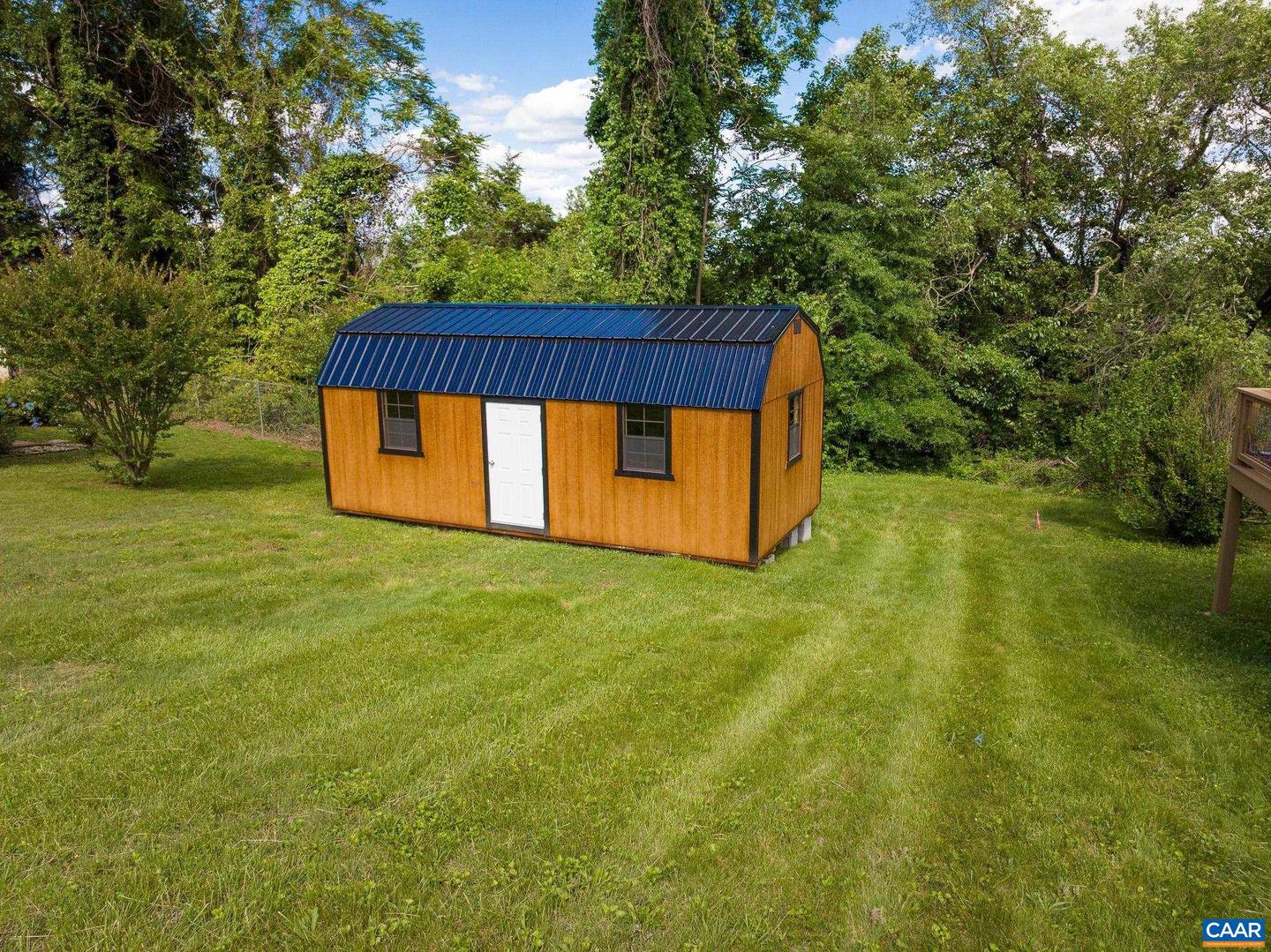 1130 Leonard St #x Property Photo 7