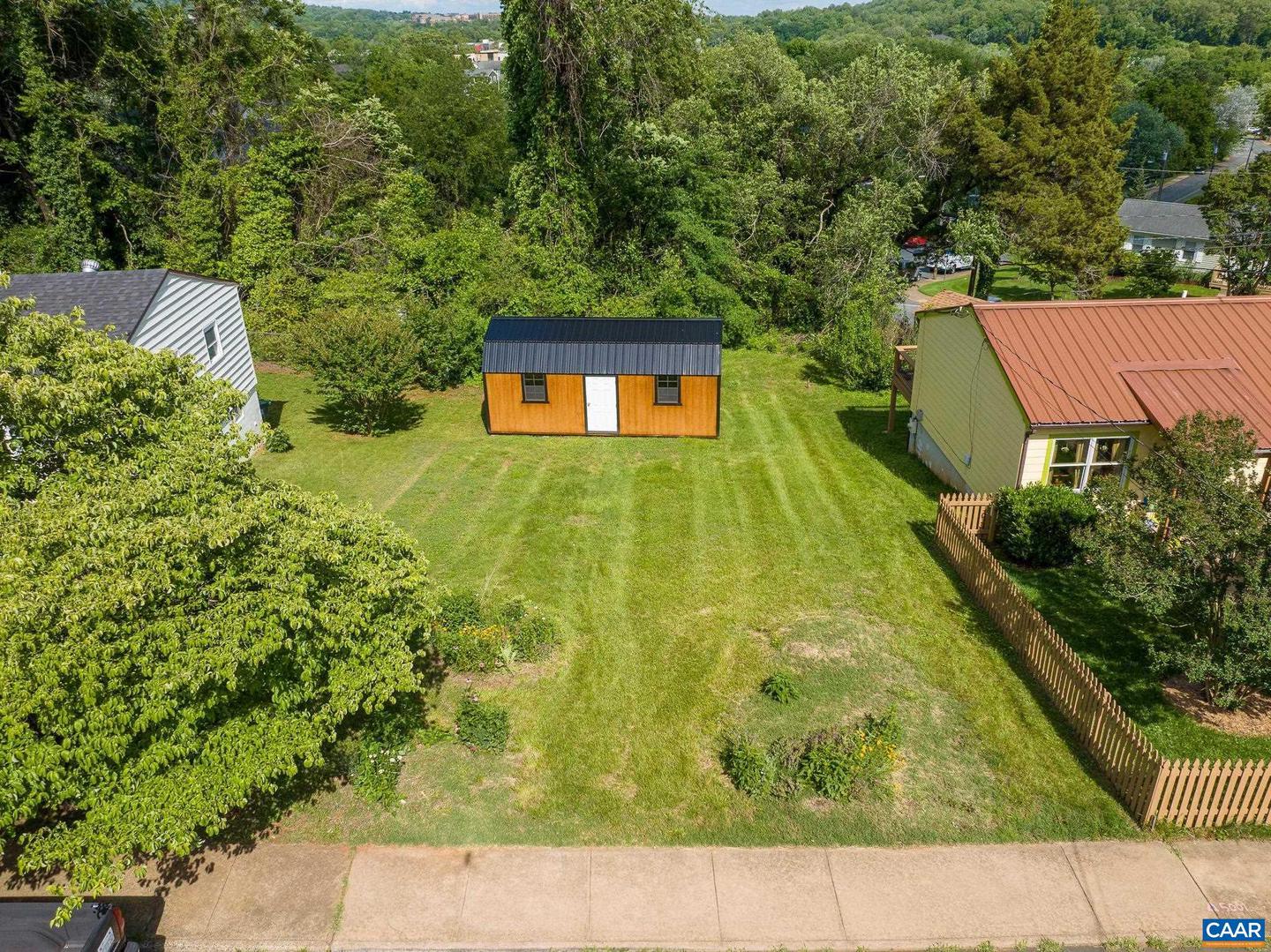 1130 Leonard St #x Property Photo 8