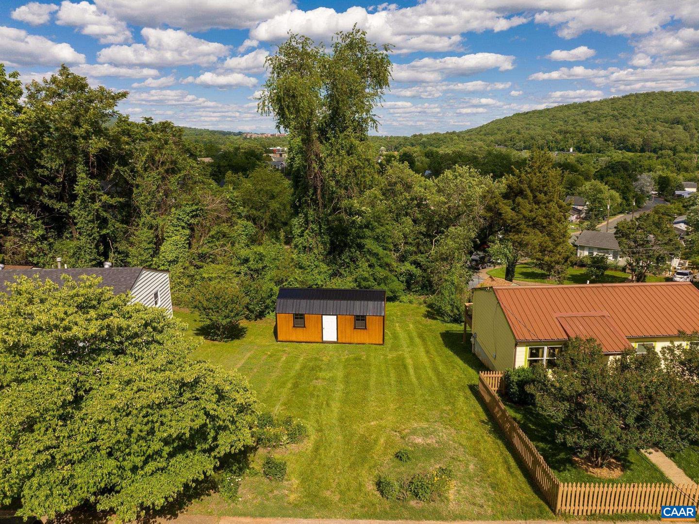 1130 Leonard St #x Property Photo 17
