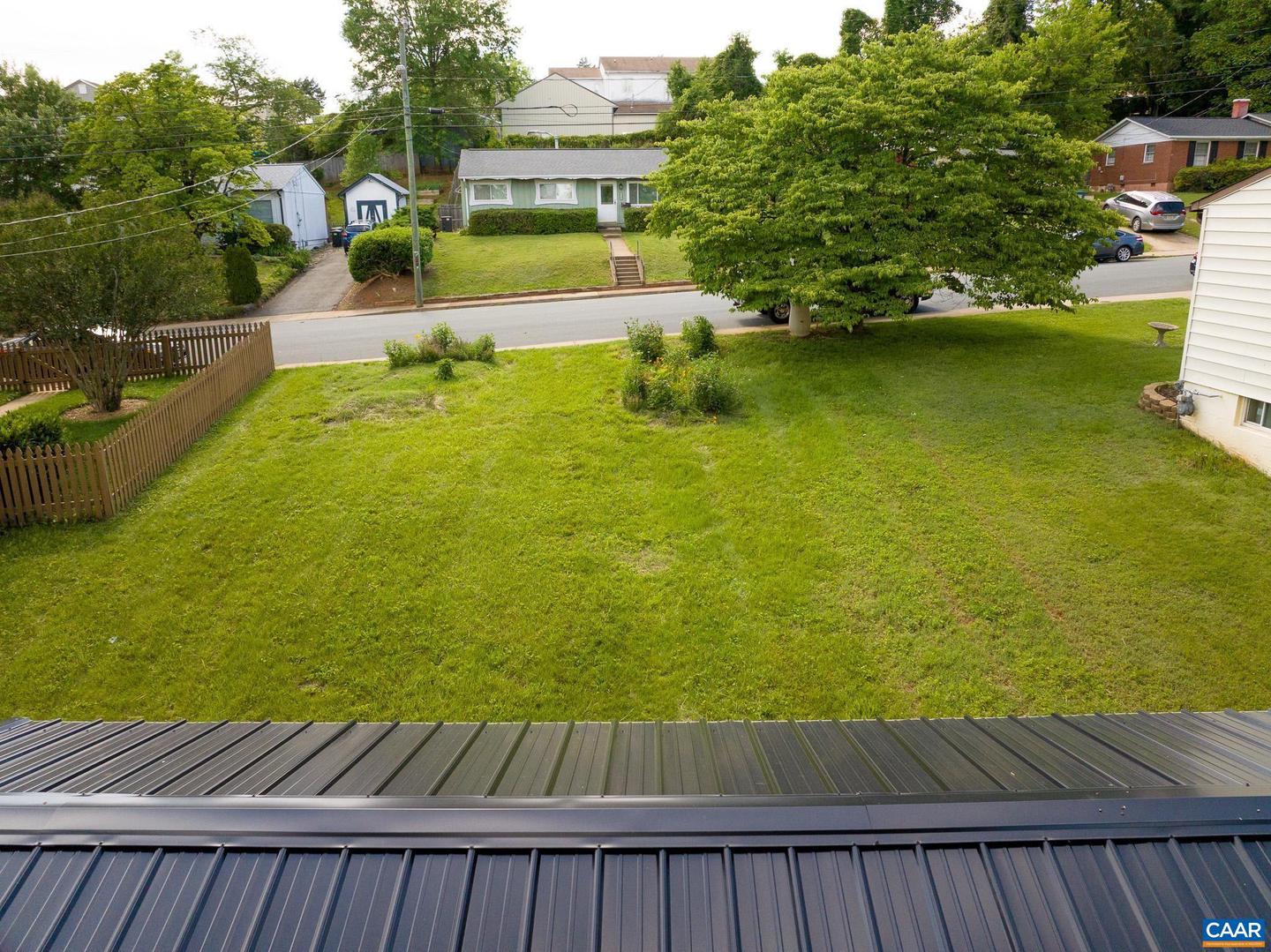 1130 Leonard St #x Property Photo 24