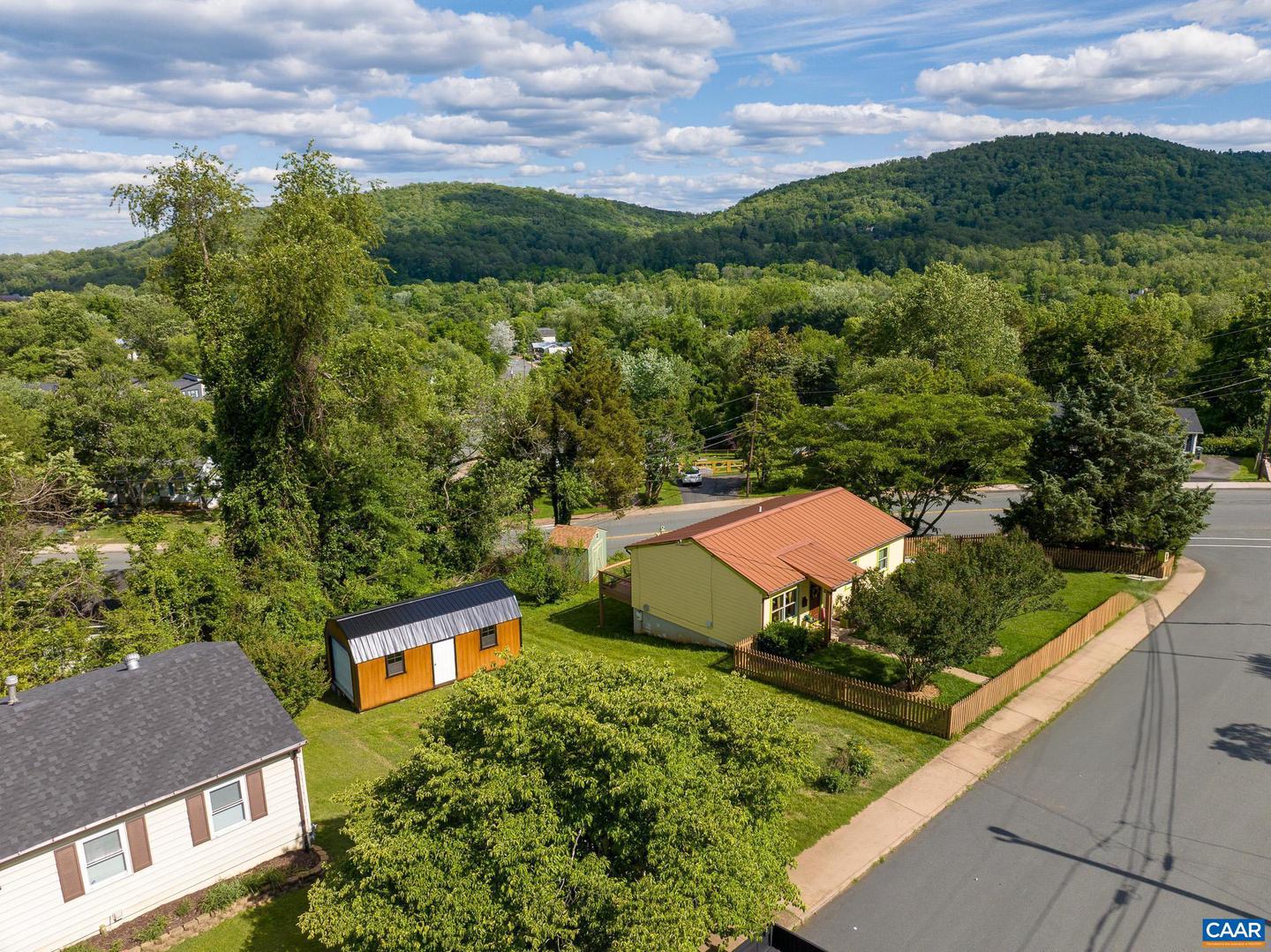 1130 Leonard St #x Property Photo 38