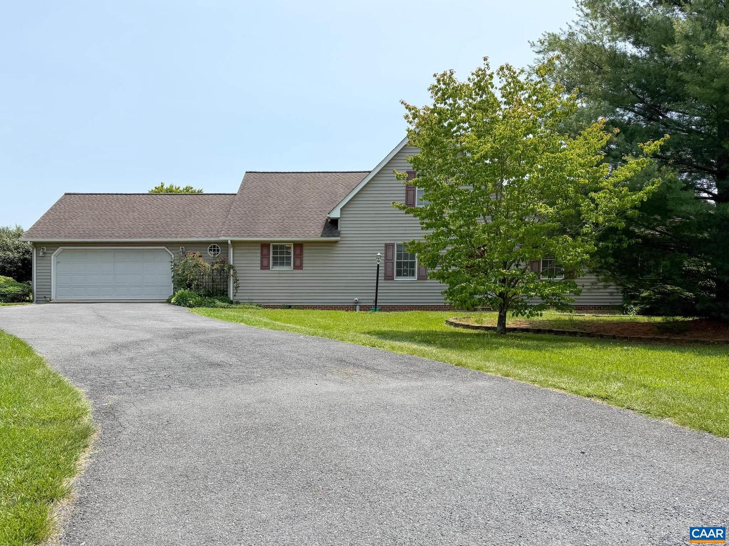 13 Logan Ln Property Photo 1