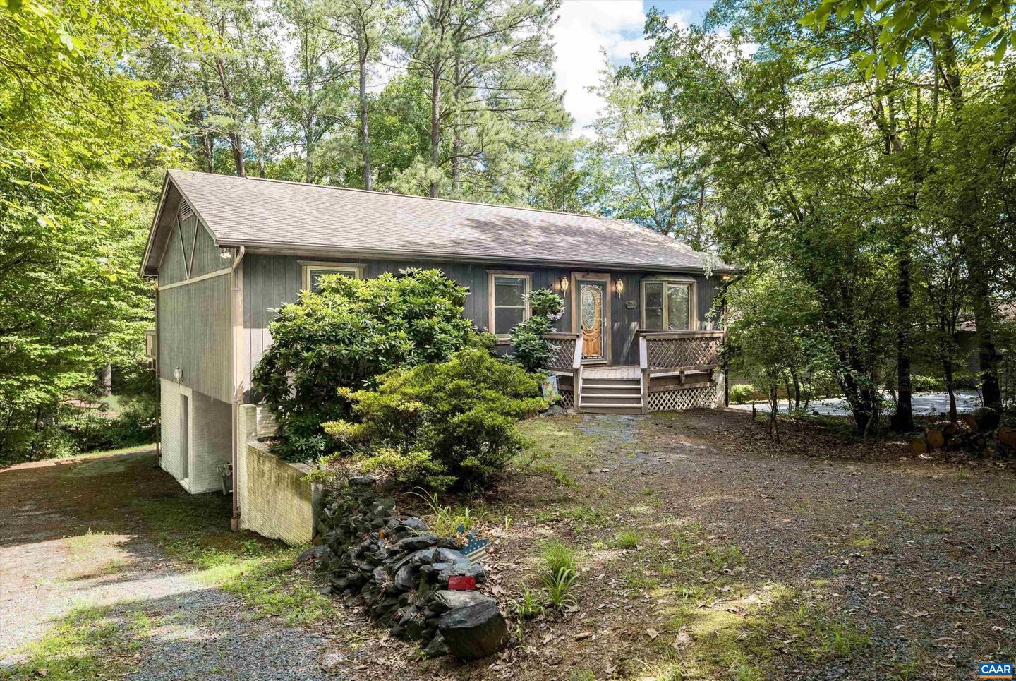 38 EDGEWATER DR Property Photo 1