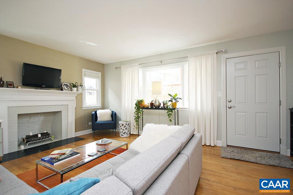 112 Raymond Ave #a & B Property Photo 2