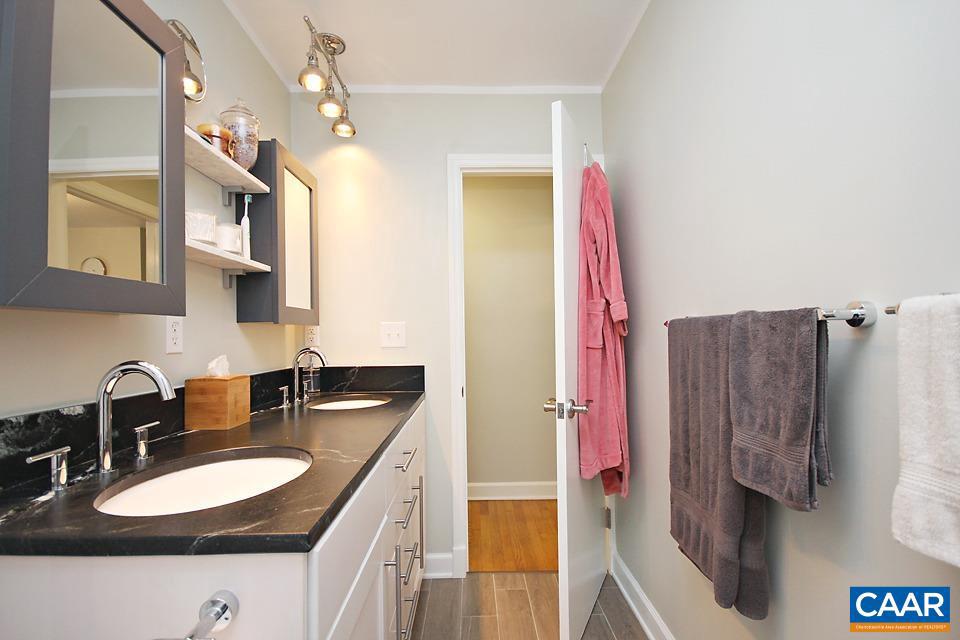 112 Raymond Ave #a & B Property Photo 15