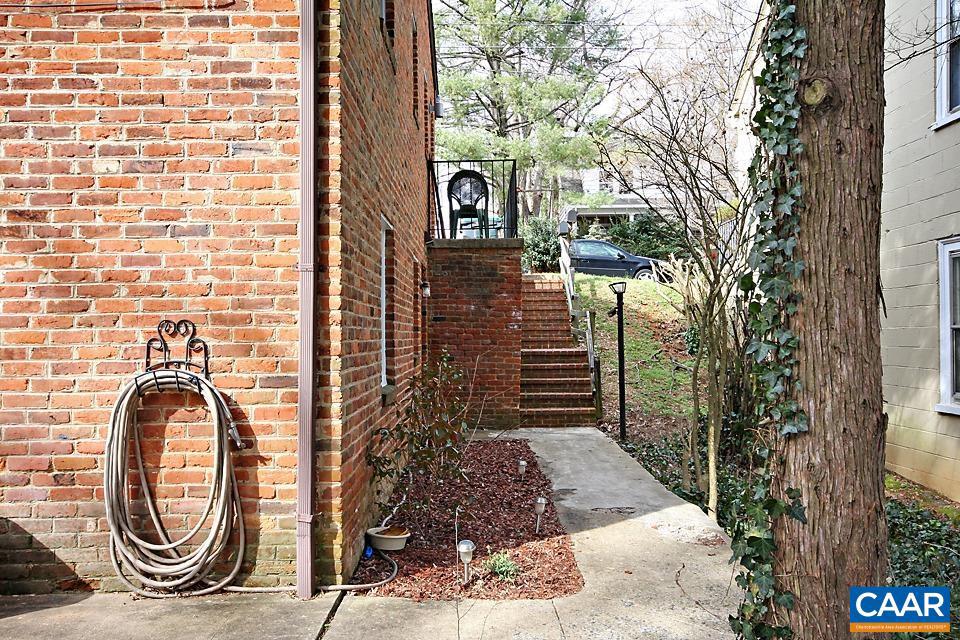 112 Raymond Ave #a & B Property Photo 24
