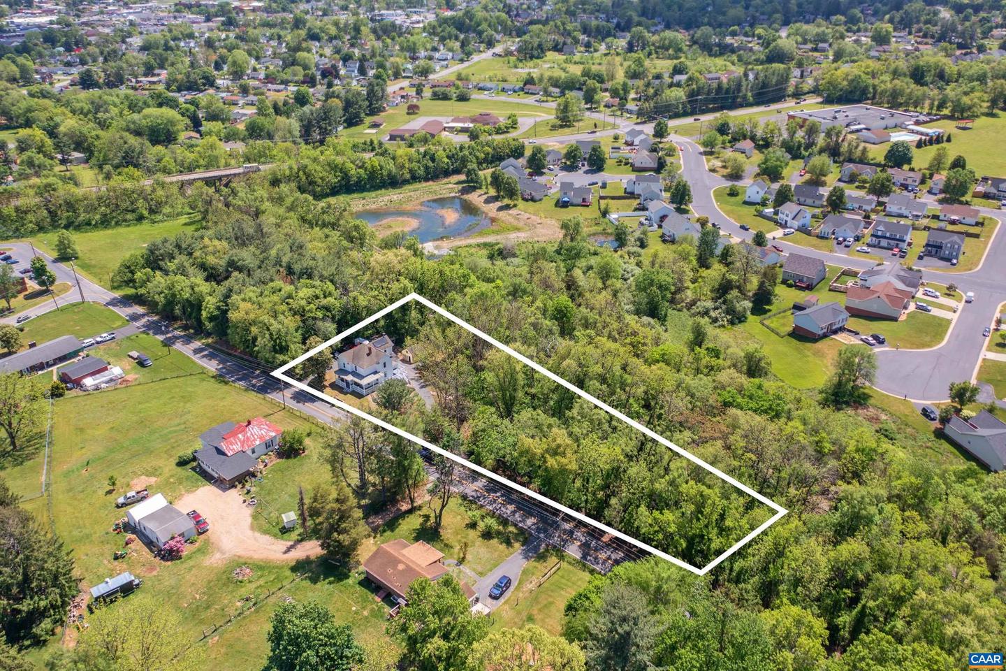 2010 White Bridge Rd Property Photo 1