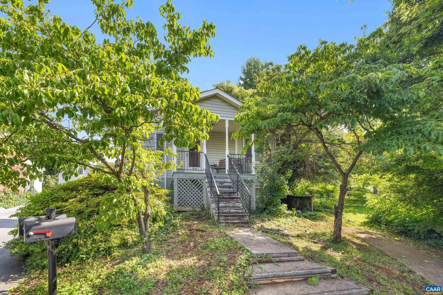 1411 Chesapeake St Property Photo 2