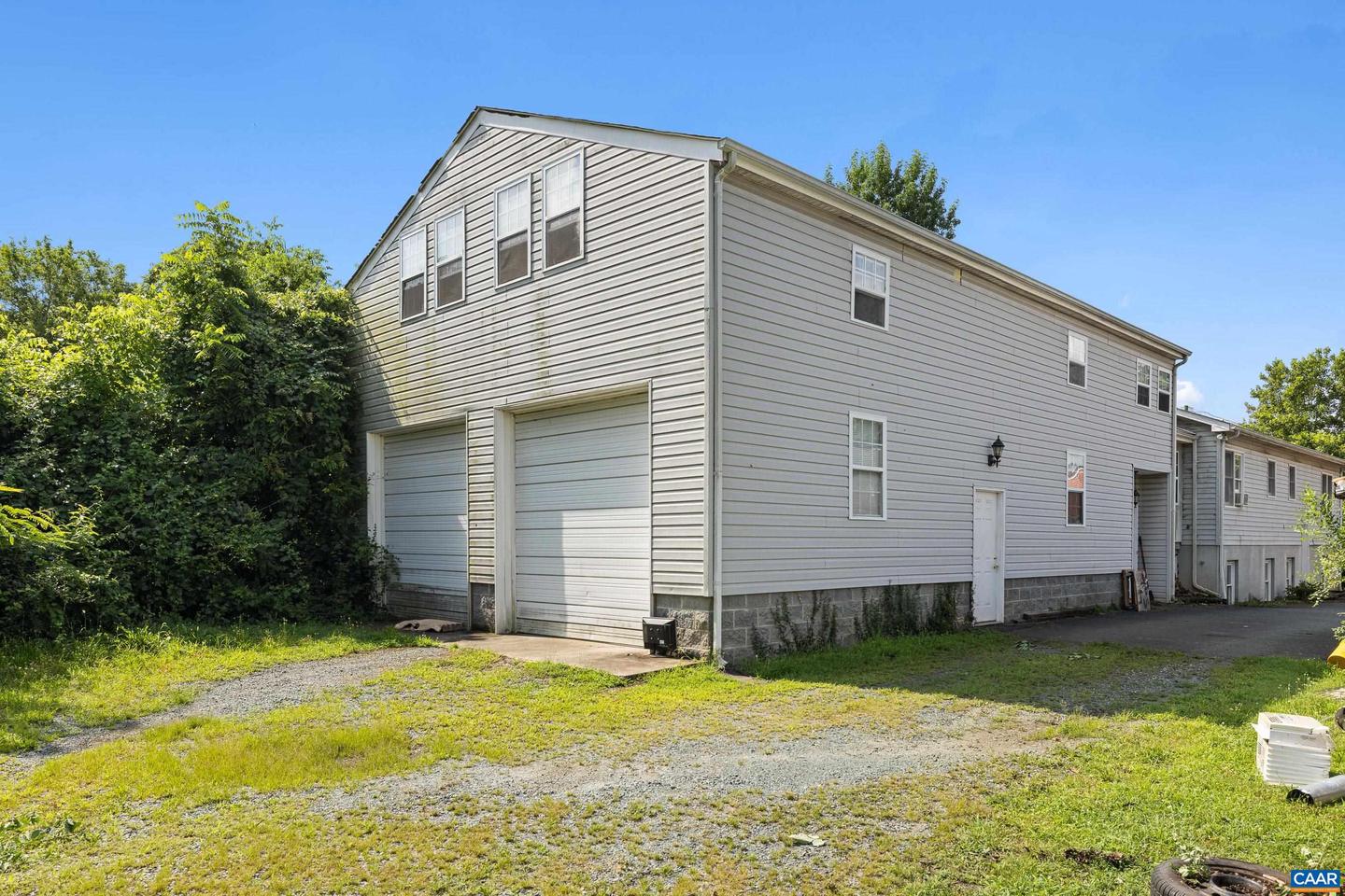 1411 Chesapeake St Property Photo 4