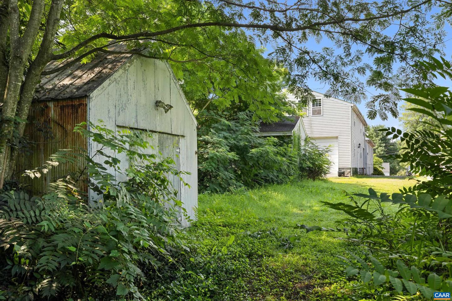 1411 Chesapeake St Property Photo 5