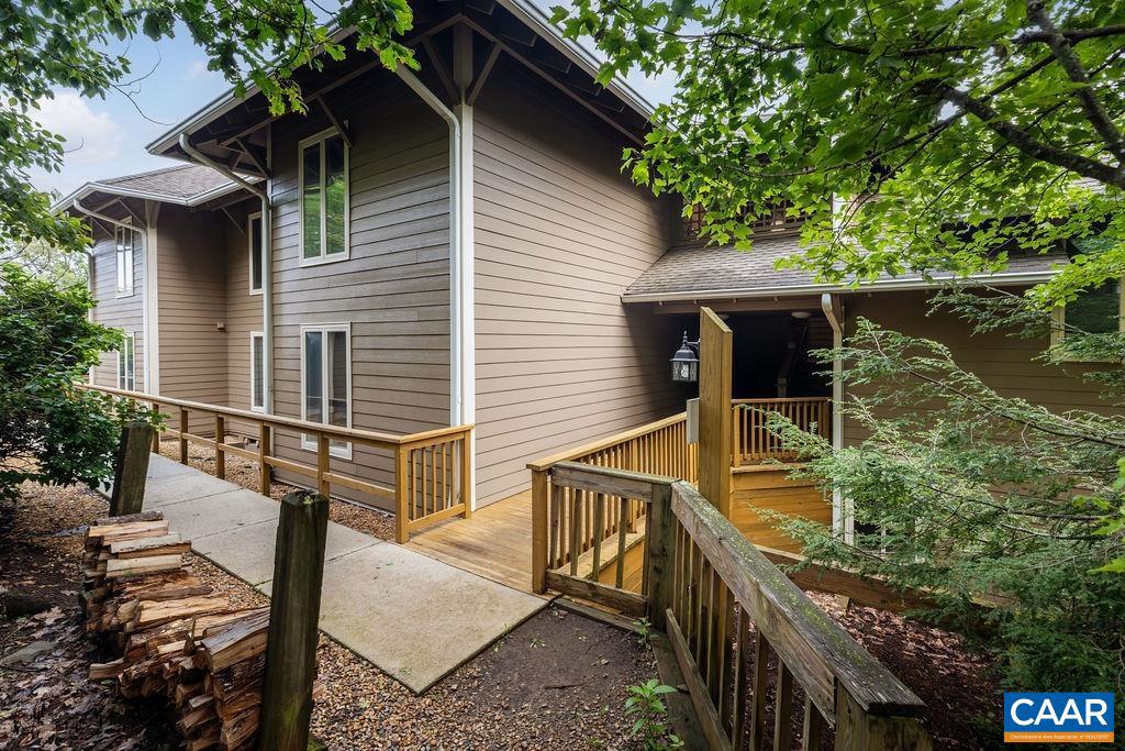 2082 STONE RIDGE CONDOS
