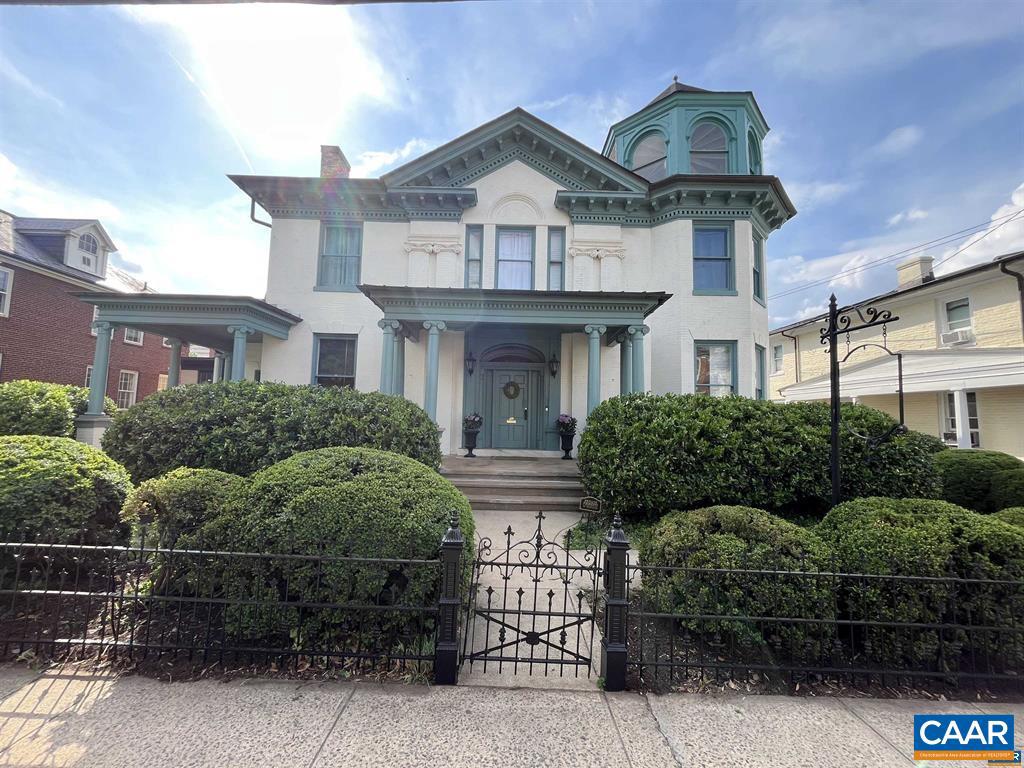 409 Park Ave Property Photo 1