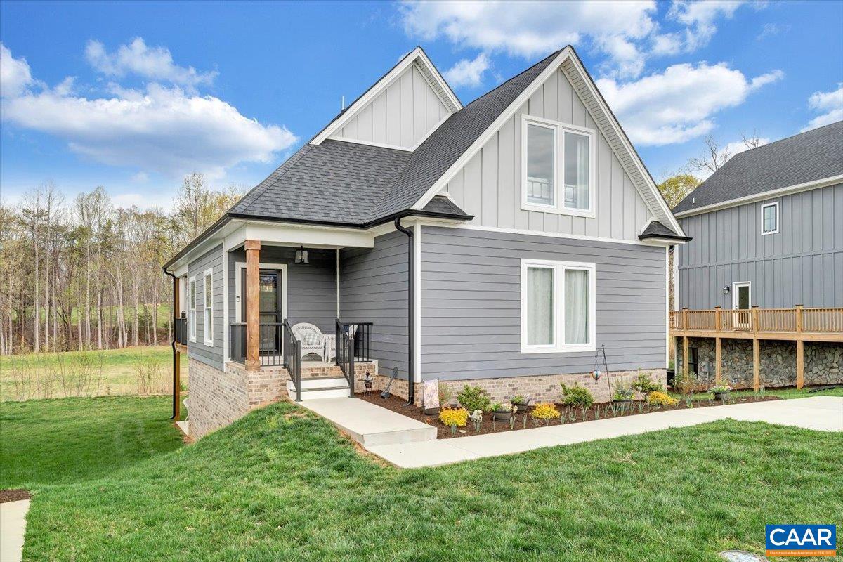 111 Retreat Ln Property Photo 1