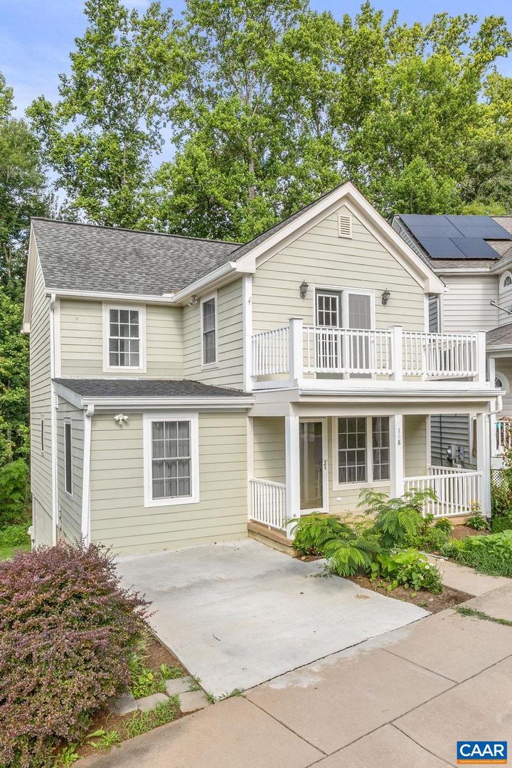 118 ROYS PL Property Photo 1