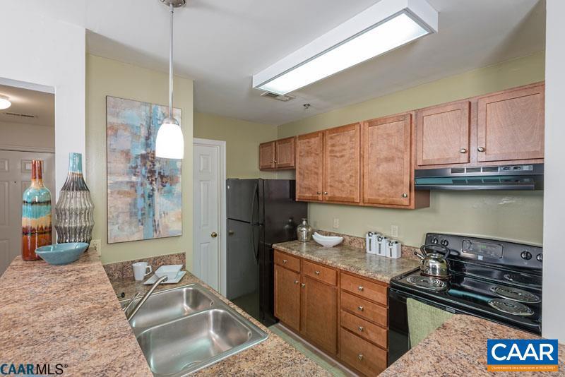 200 Lake Club Ct Property Photo 1