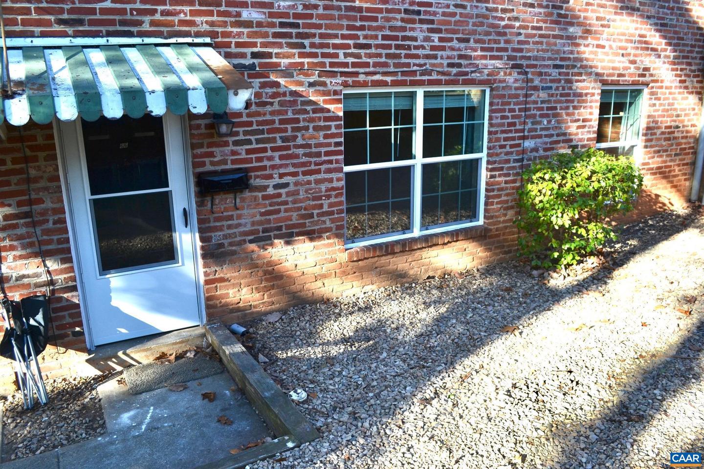 2517 Hydraulic Rd #66 Property Photo 3