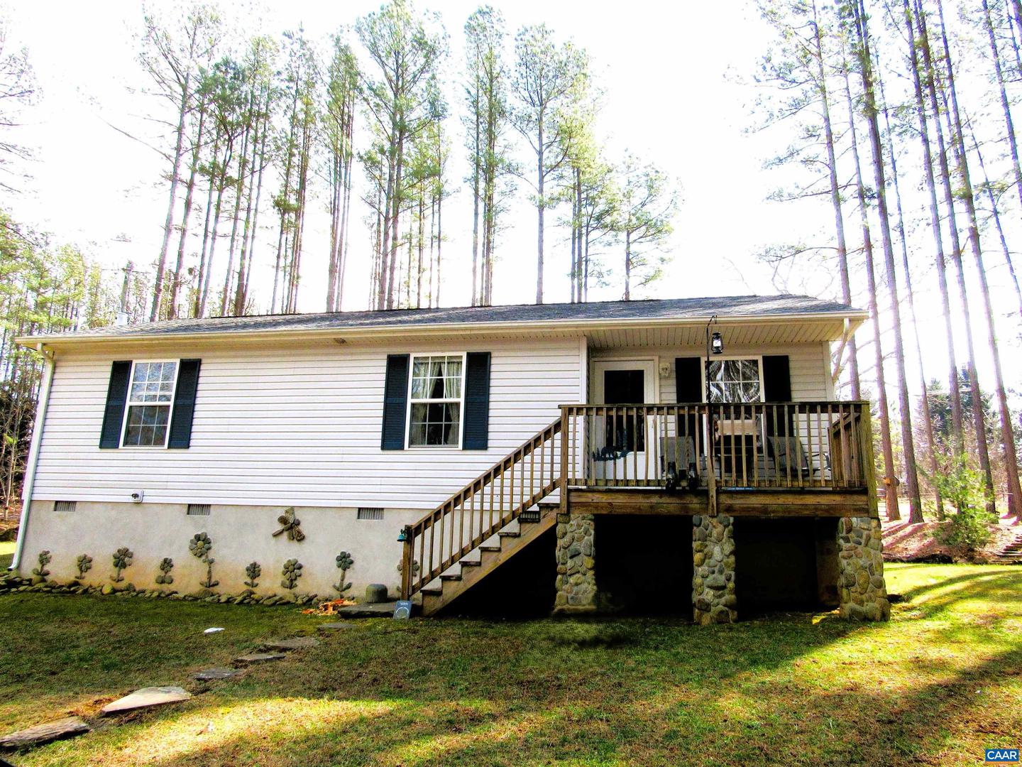 3324 Laurel Rd Property Photo 1